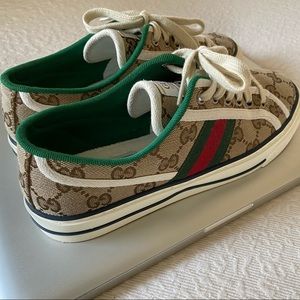 Authentic Gucci Sneakers 36.5(6.5).